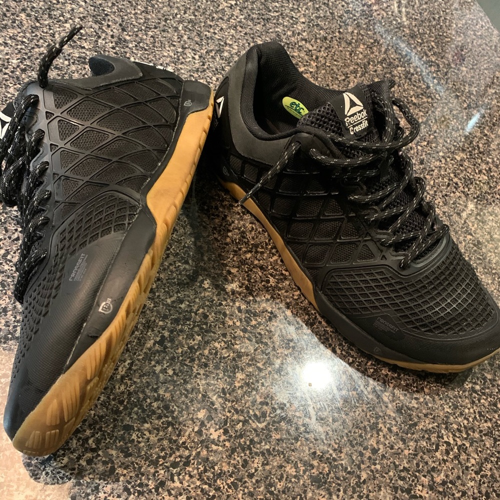 Black/gum nano 4 discontinued
